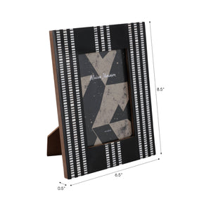 Photo Frame - Black Resin Ridged Stripes Border, 4x6 in.