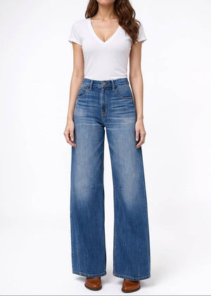 Kallie Relaxed Curve Jean - Figueroa