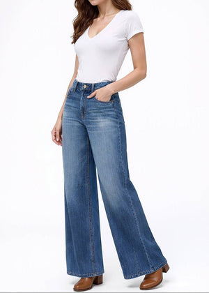 Kallie Relaxed Curve Jean - Figueroa