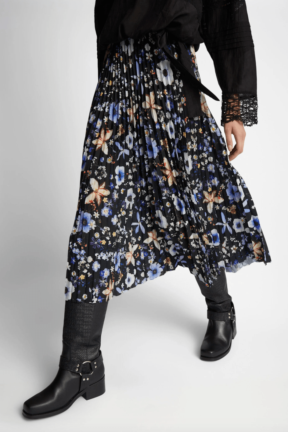 Charming Skirt - Black Floral - The Collective Park City