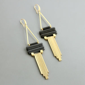 CHRE92 Geometric black magnesite and brass earrings - The Collective Park City