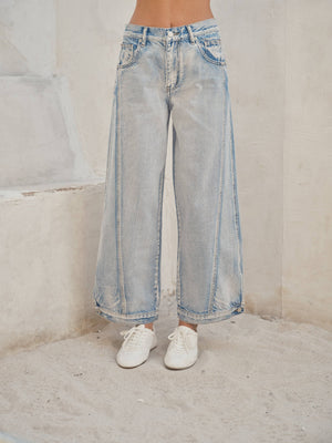 Vintage Wash Curved Jean w/Side Detail Button
