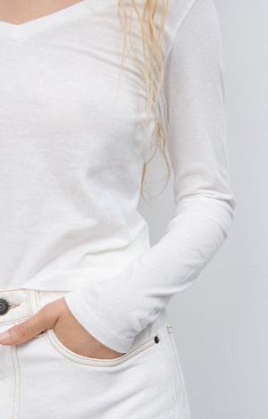 Gamipy Long Sleeve V - Neck Tee - Blanc - The Collective Park City