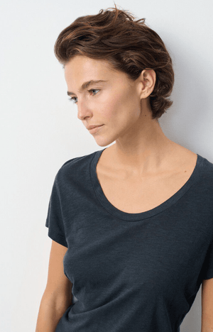 Jacksonville S/S Scoop Neck T-shirt - Navy - The Collective Park City