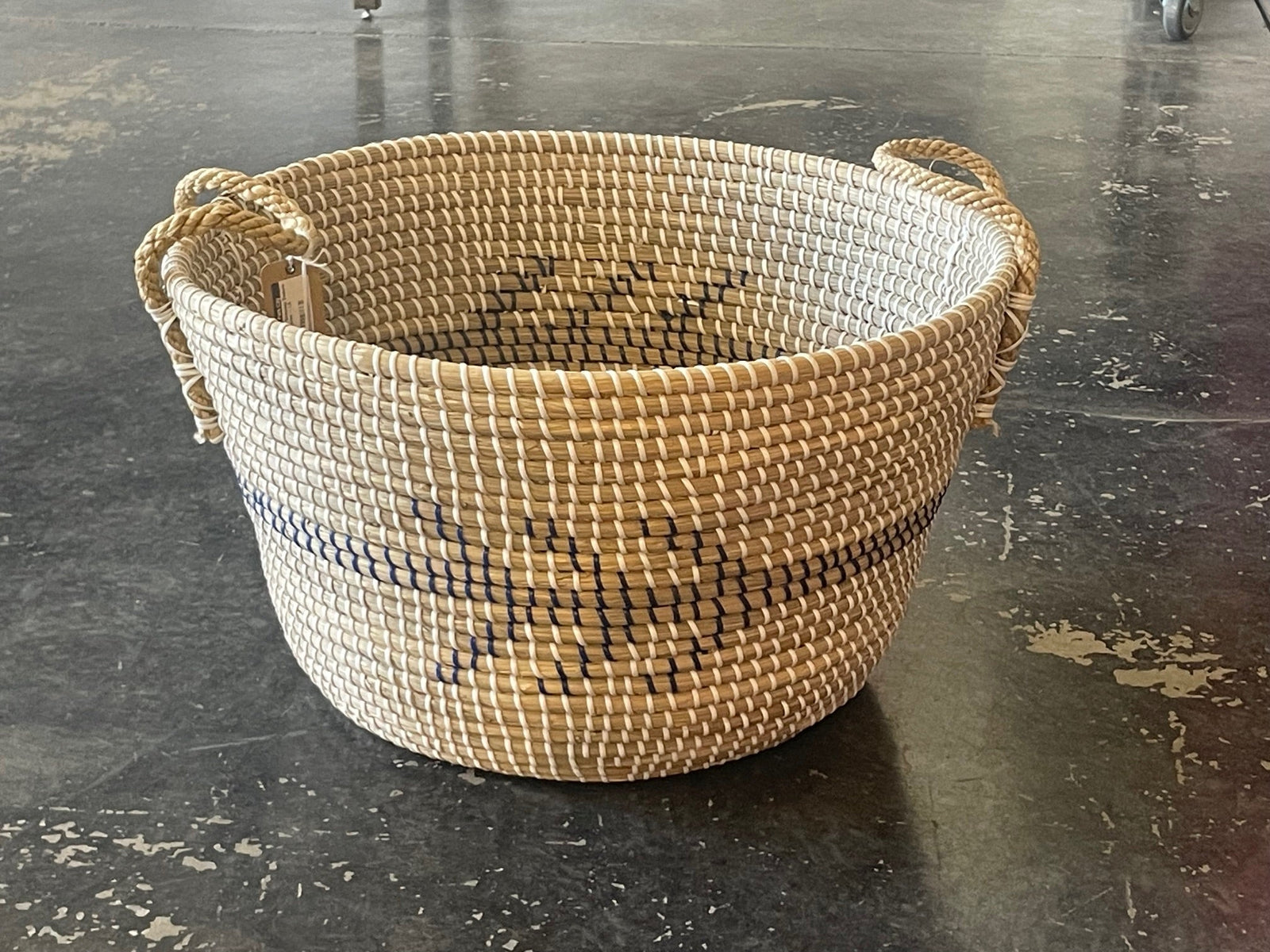 Large Natural Seagrass Basket with Arrows - The Collective Park City