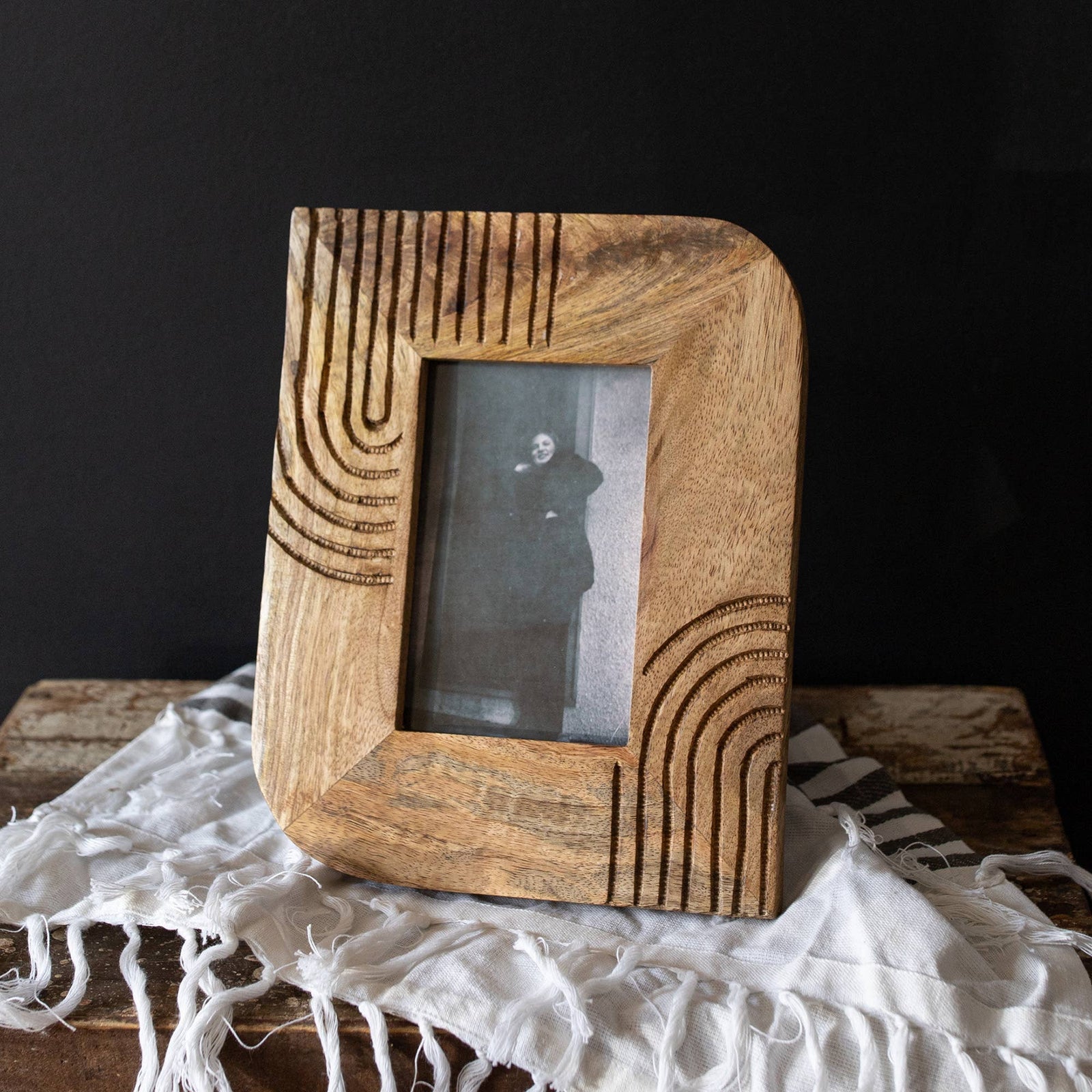 Mela Carved Arch Picture Frame - 4x6 - The Collective Park City