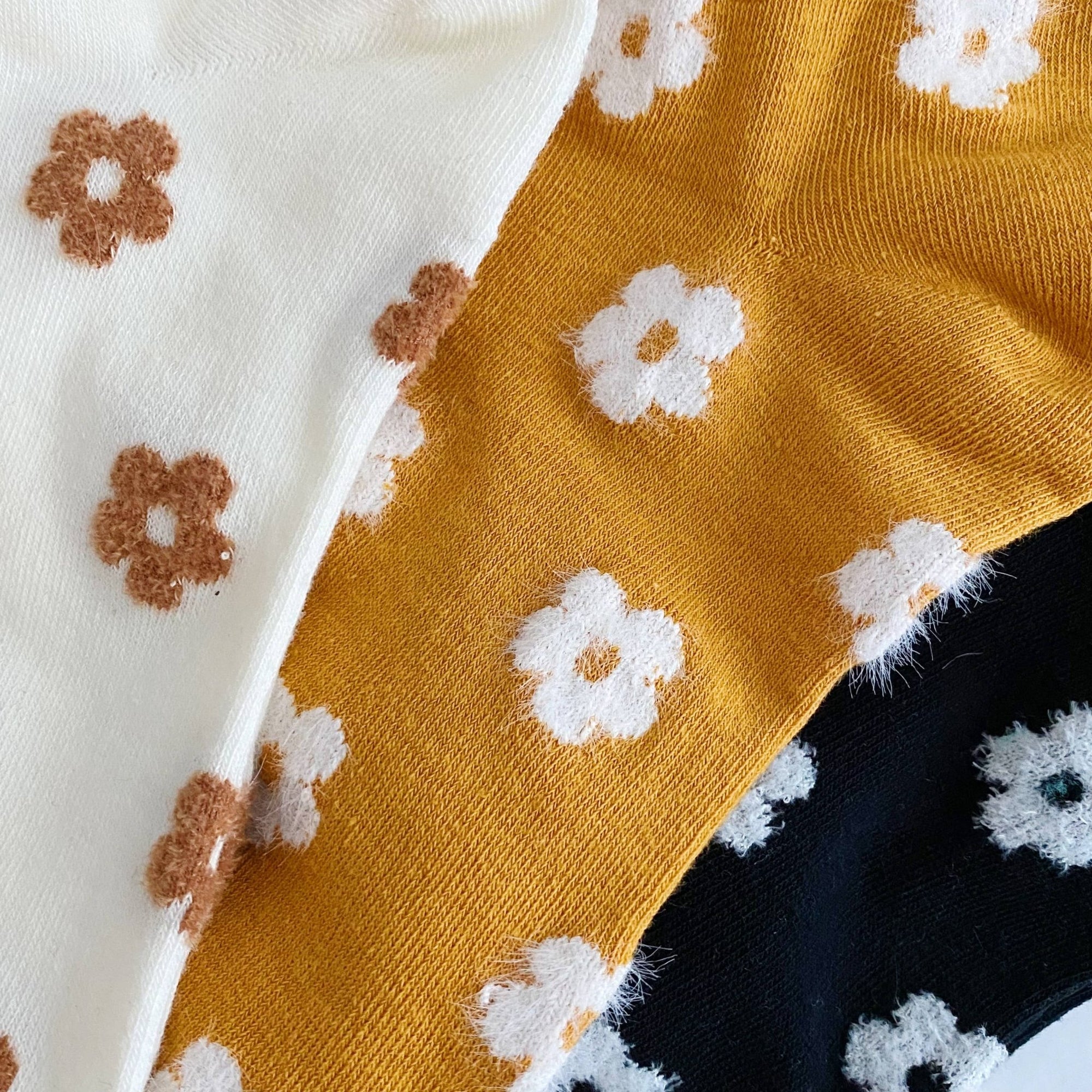 Mini Daisy Happiness Socks - Black - The Collective Park City