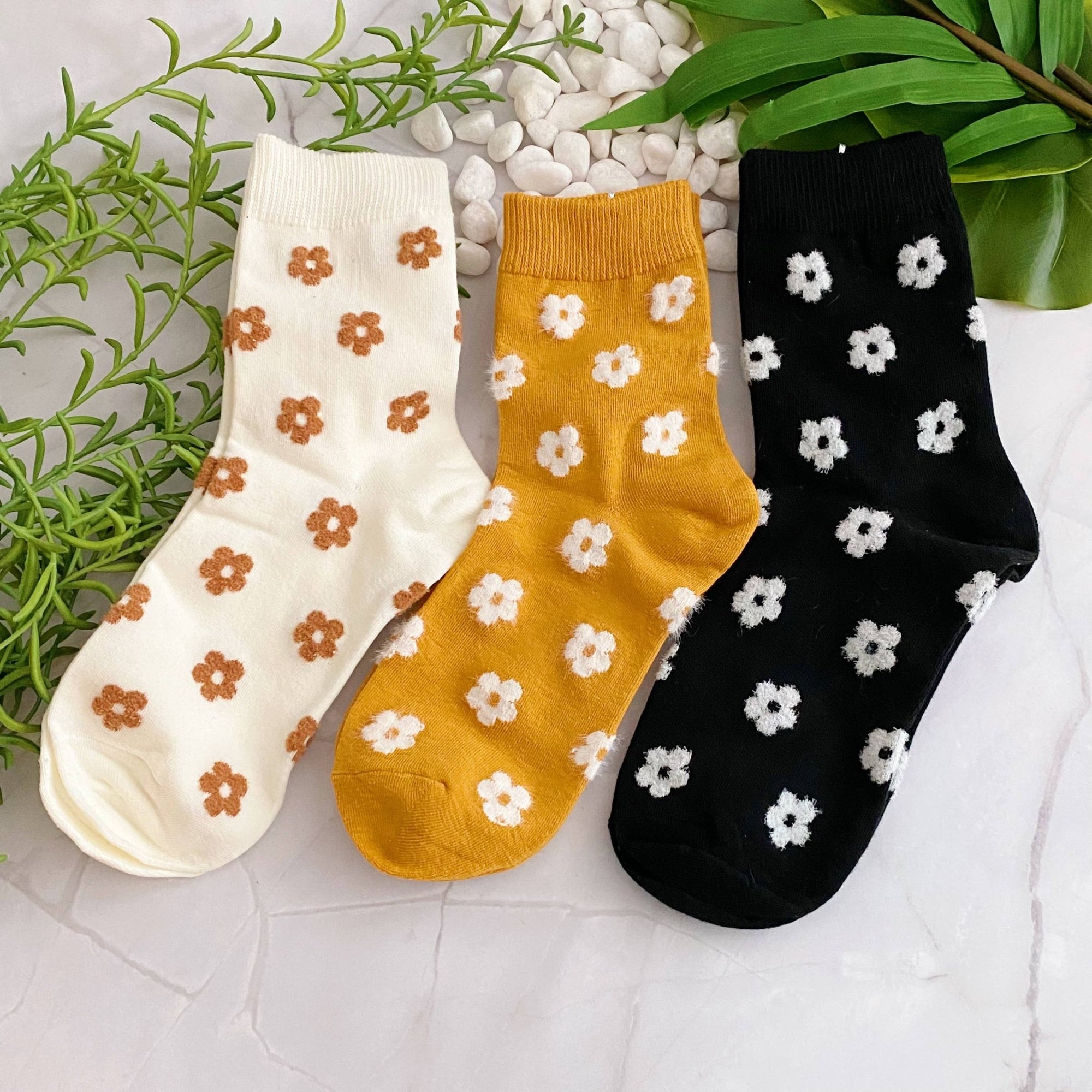 Mini Daisy Happiness Socks - Black - The Collective Park City