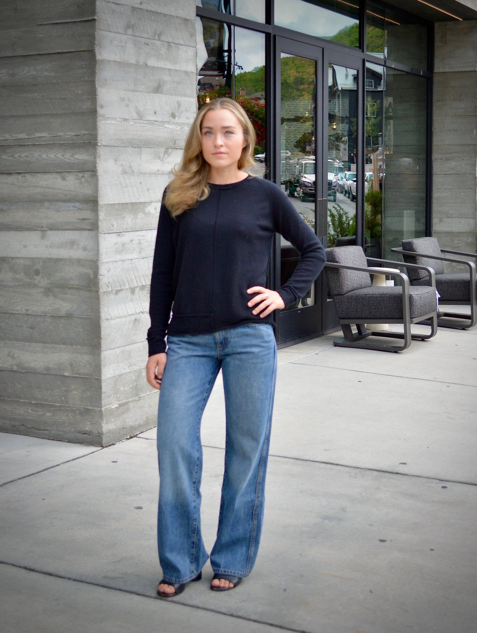 Round Neck Pullover - Black - The Collective Park City