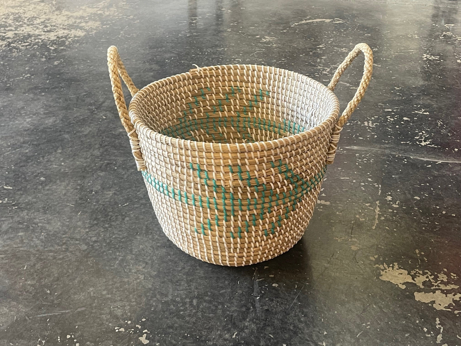Small Natural Seagrass Basket with Arrows - The Collective Park City