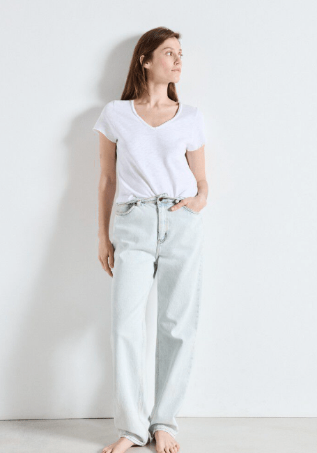 Sonoma V - Neck Tshirt - Blanc - The Collective Park City