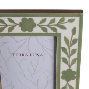White/Green 4x6 in. Wooden Petals Photo Frame - The Collective Park City