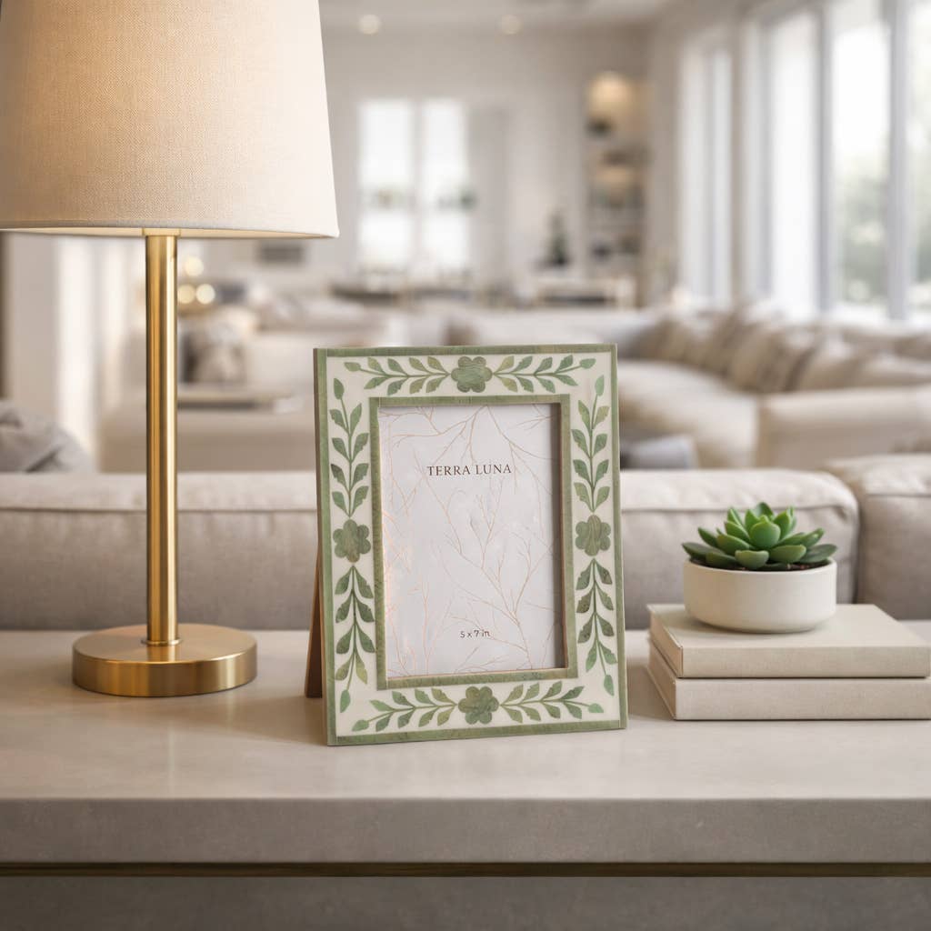 White/Green 4x6 in. Wooden Petals Photo Frame - The Collective Park City