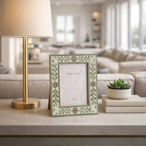 White/Green 4x6 in. Wooden Petals Photo Frame - The Collective Park City