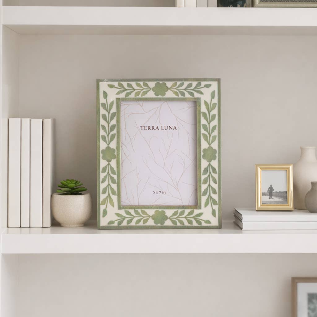 White/Green 4x6 in. Wooden Petals Photo Frame - The Collective Park City