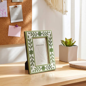 White/Green 4x6 in. Wooden Petals Photo Frame - The Collective Park City